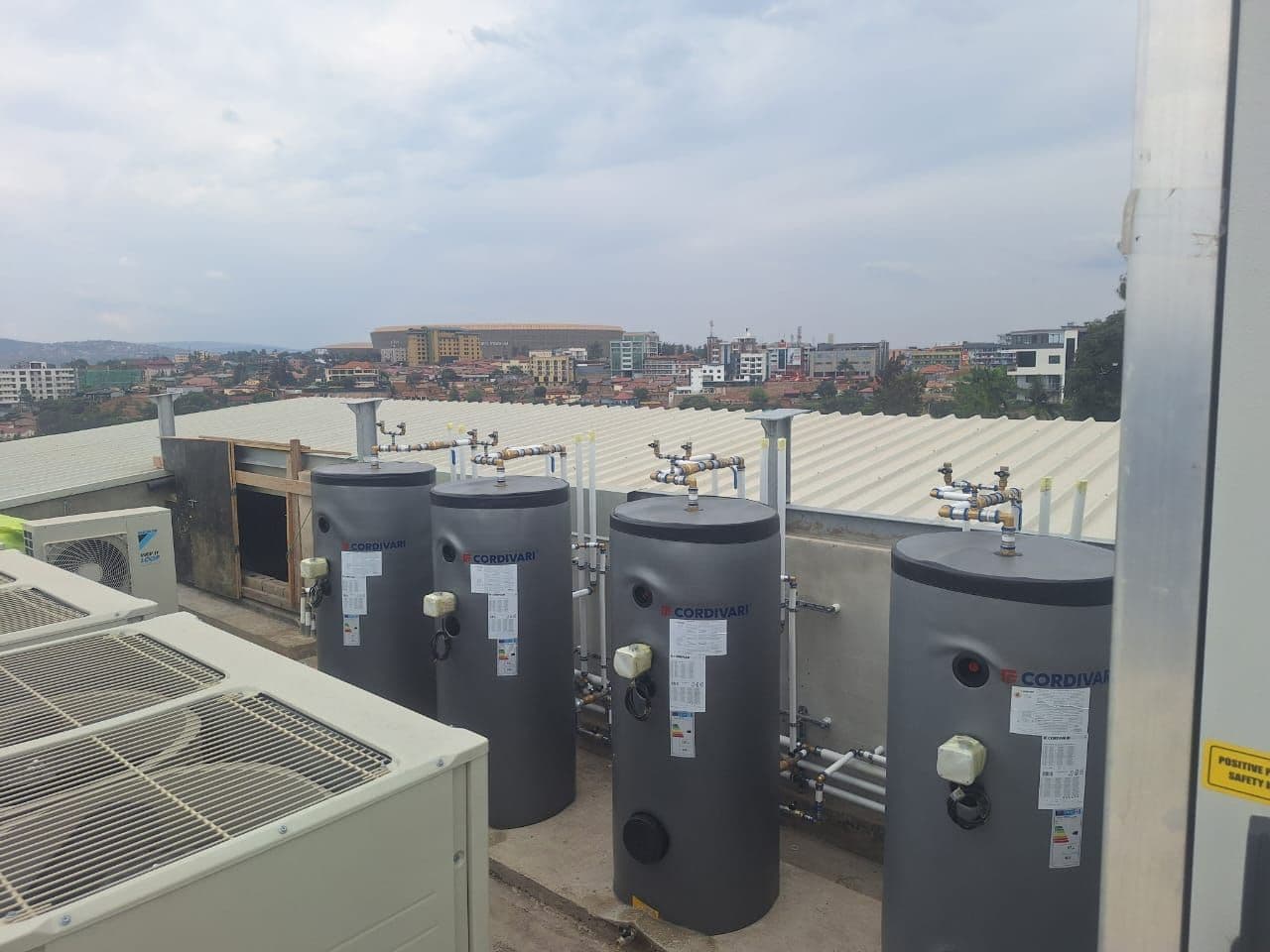 Ballons ECS et centrale VRF en toiture